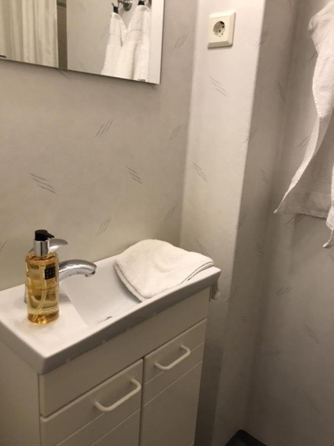 Hotell Kaprifol Хуннебостранд Экстерьер фото